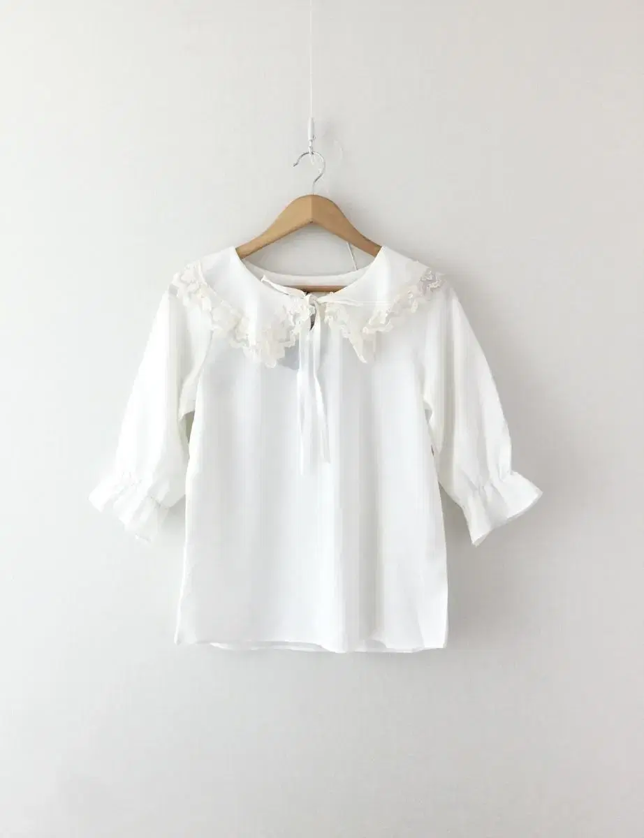 (New) White Lay-Flat Curls 7-Part yeoreum Blouse