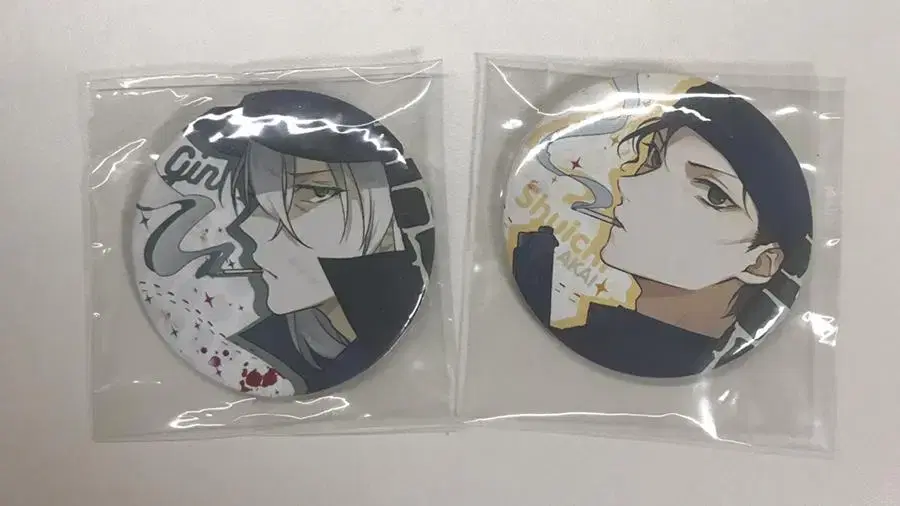 Set of 2 Detective Conan Unofficial Pin Badges