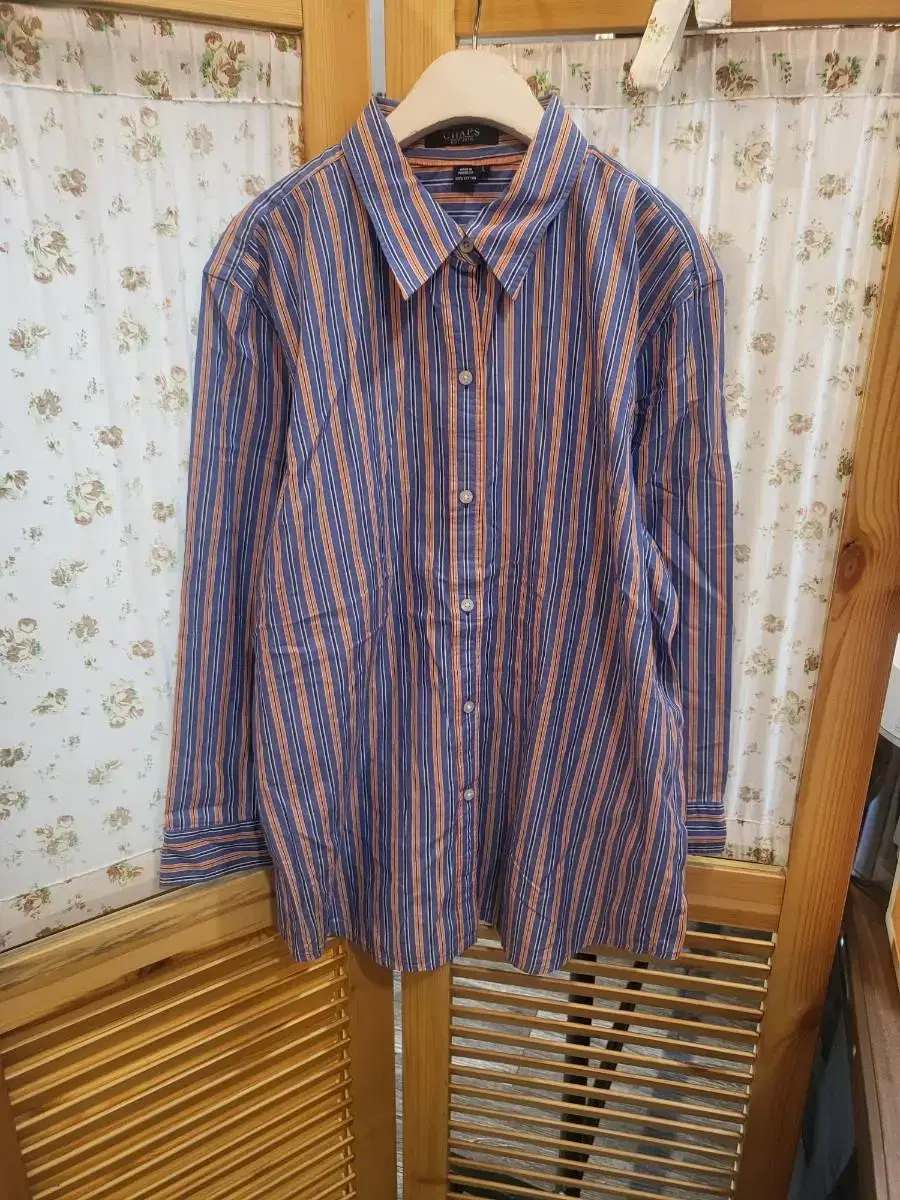 (2-11) Size 66 Chaps shirt