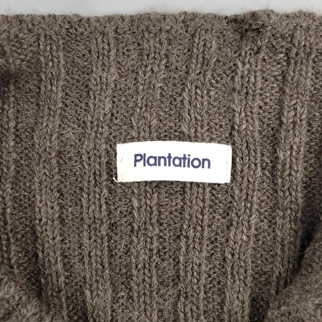 PLANTATION 플랜테이션 BY 이세이미야케 카키브라운 모크넥 알파카