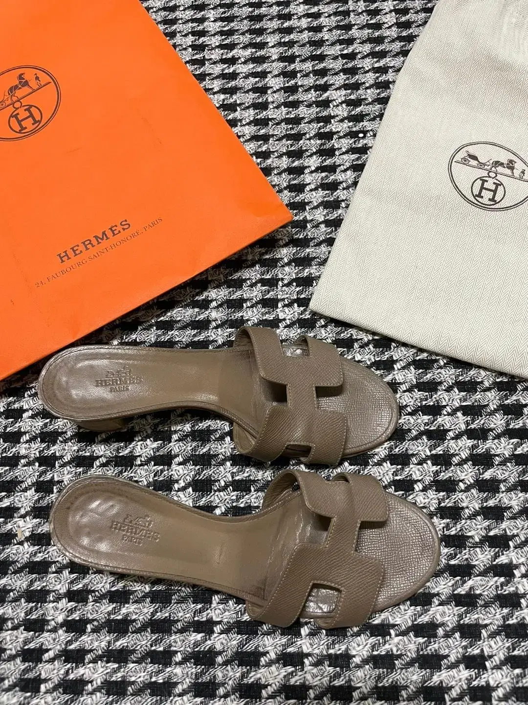 Hermès Oasis Slipper Sandals Etouffe Color 37.5