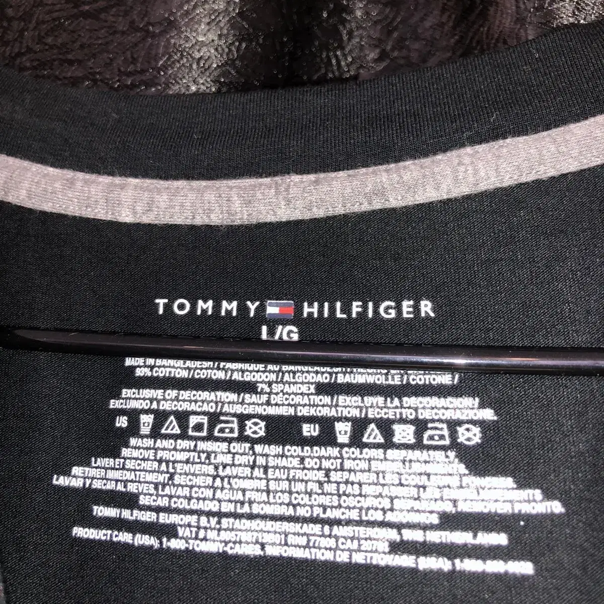 Vintage Tommy Hilfiger basic black t