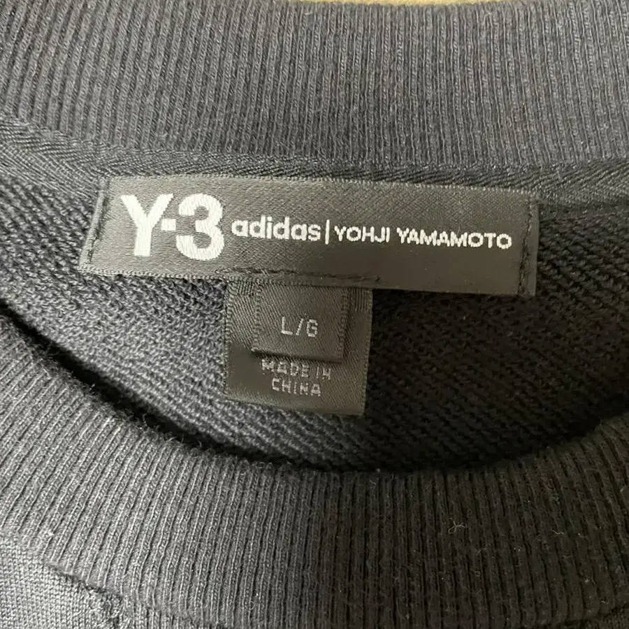 Y-3 로고 맨투맨 L사이즈