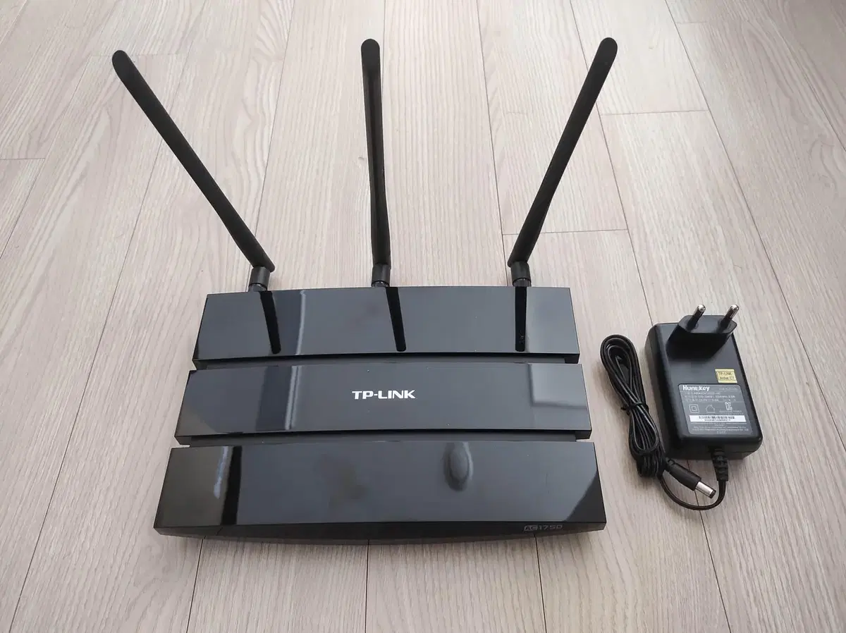 TP-Link Archer C7 AC1750 Wired and Wireless Router