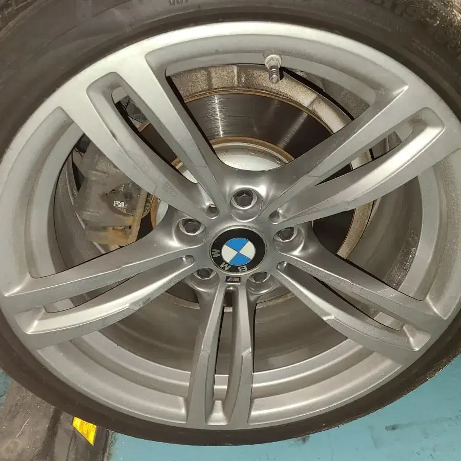 BMW F10 520d 25d 30d 35d xdrive 4륜 부품 판매