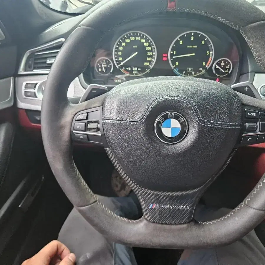 BMW F10 520d 25d 30d 35d xdrive 4륜 부품 판매