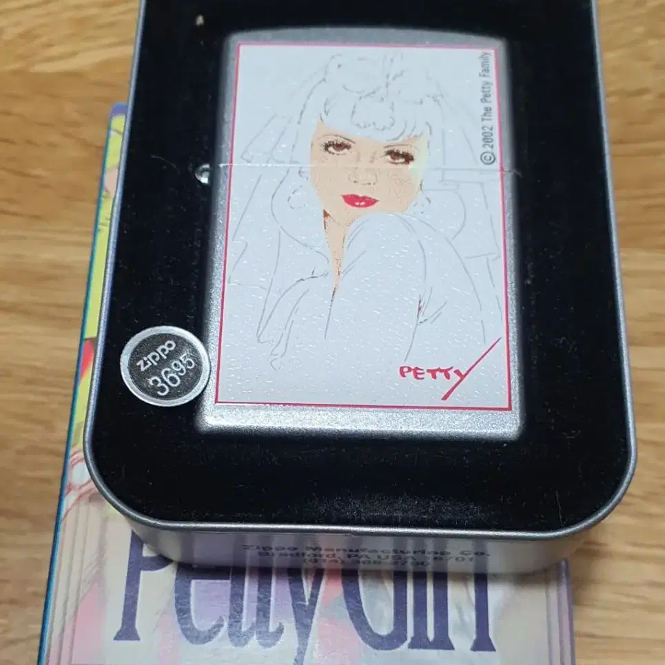 2002년 zippo lighter Petty Girl 시리즈 지포라이터