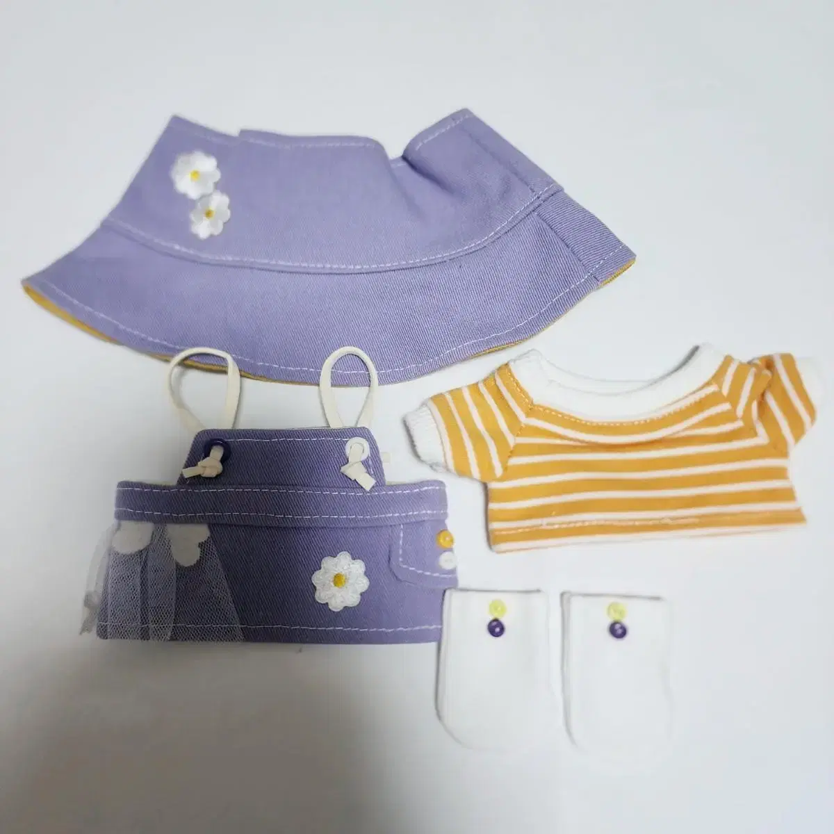 20 cm doll clothes set (in-kind)