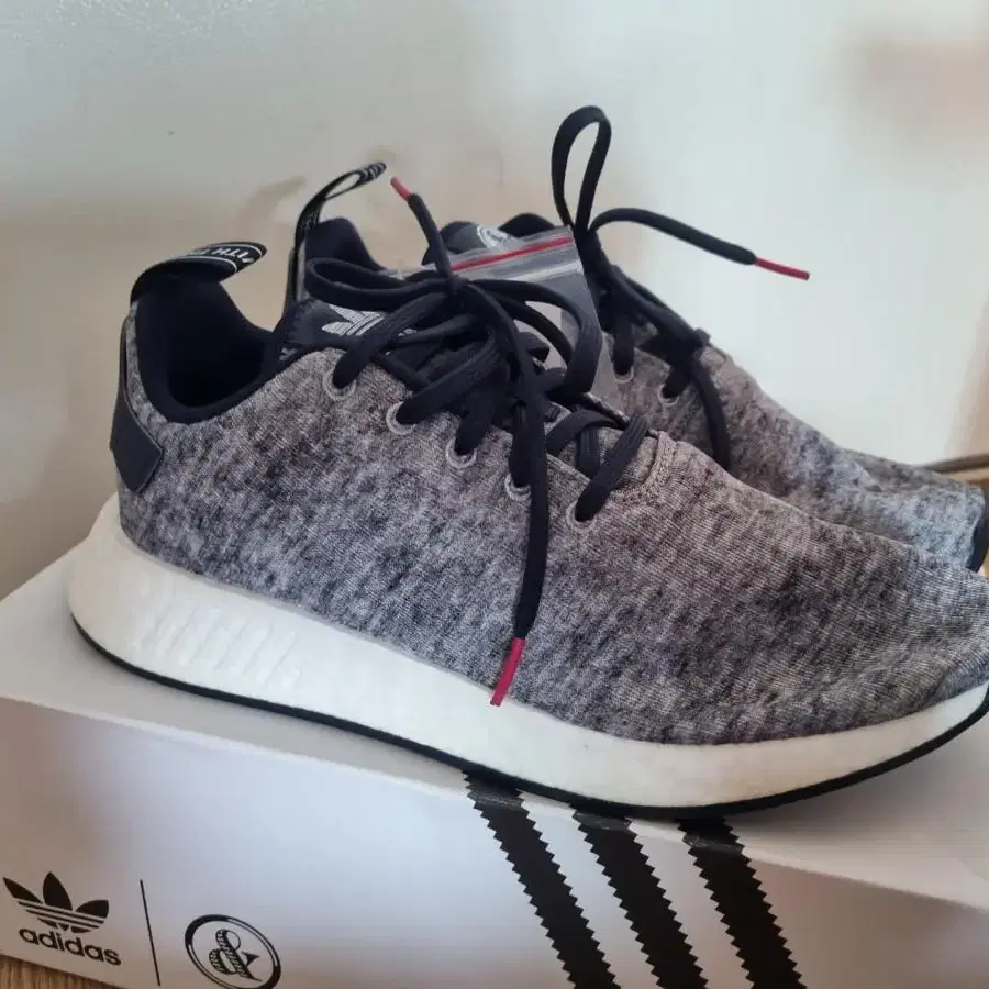 (새상품) 아디다스 NMD R2 UAS (265)