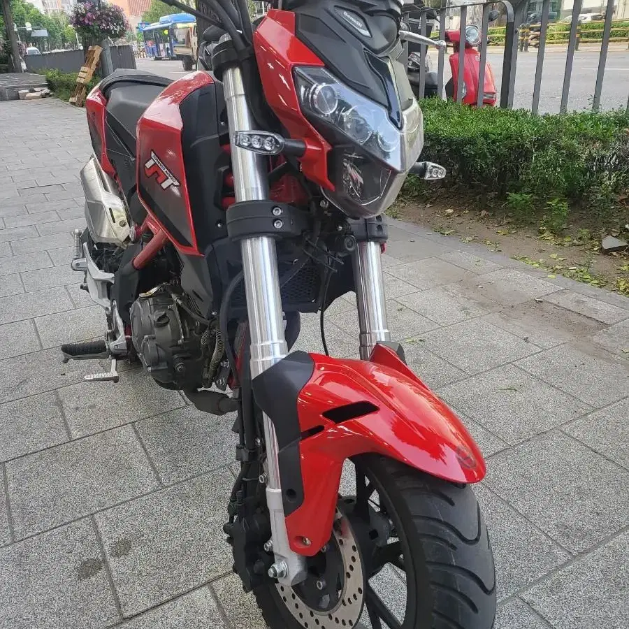 21년식 베넬리TNT125 1300km