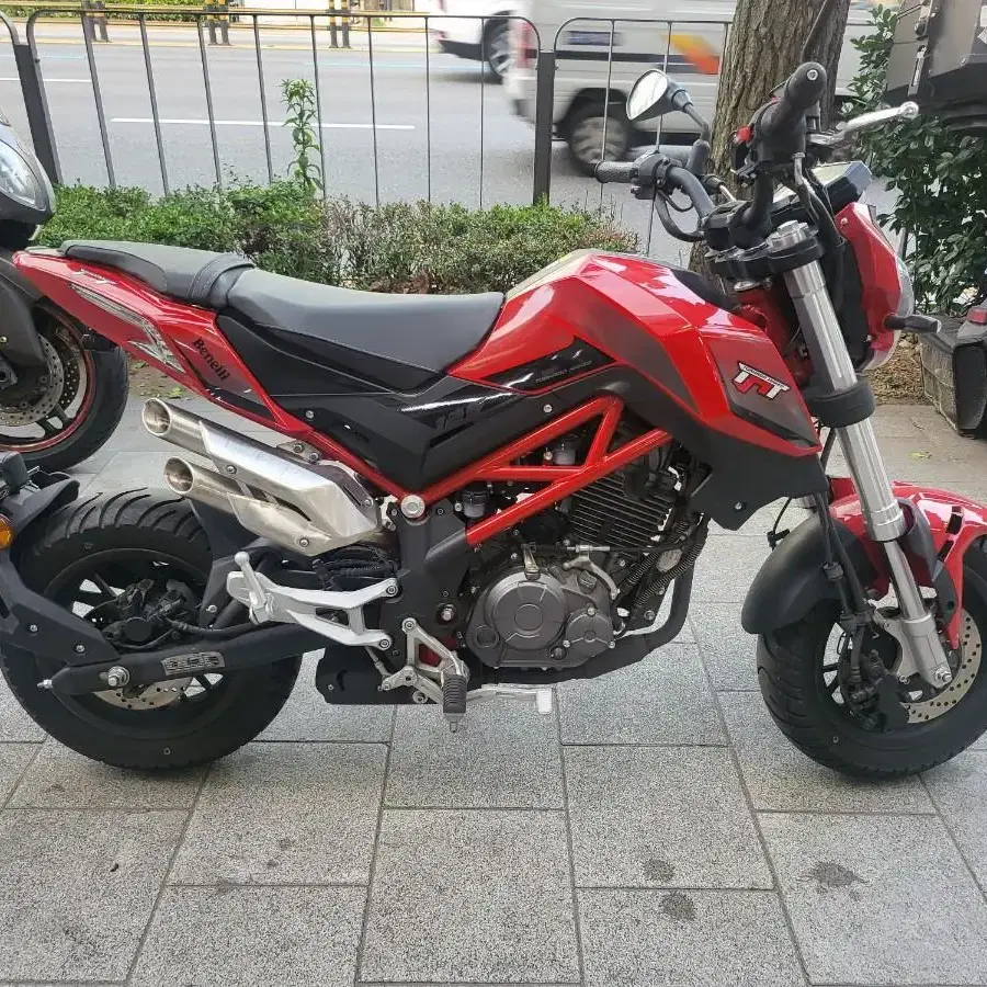 21년식 베넬리TNT125 1300km