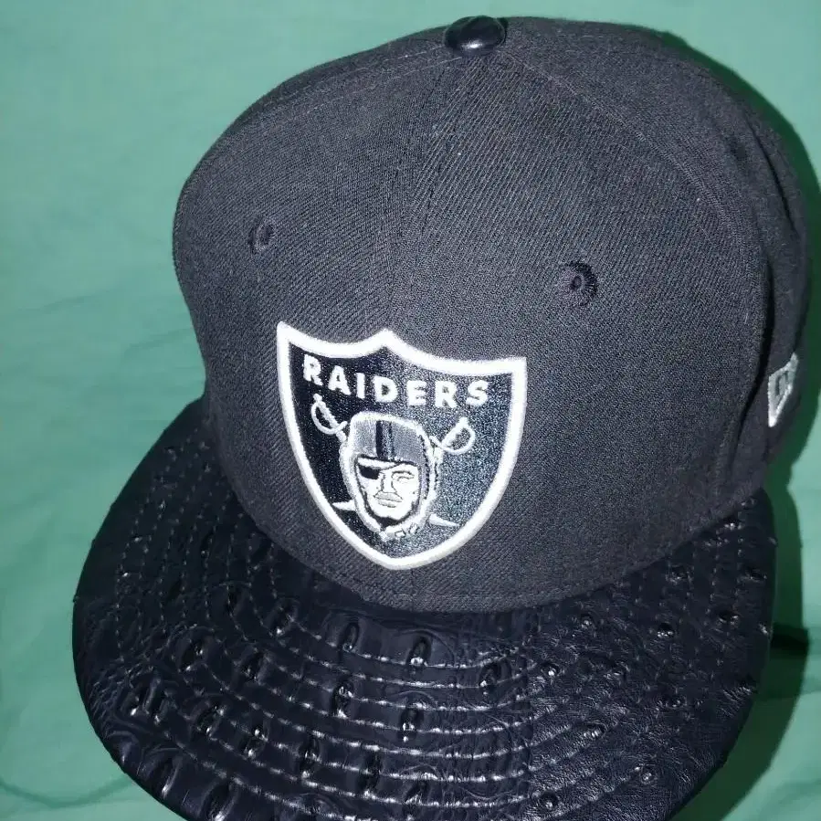 newera raiders 스냅백.뉴에라 레이더스 악어가죽느낌챙