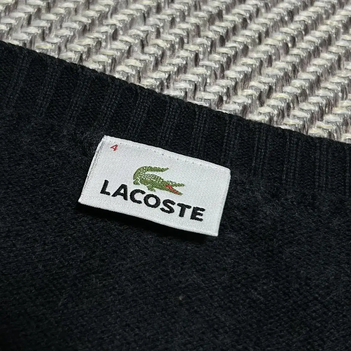 [ M ] Lacoste 라코스테 네이비 울 브이넥 니트