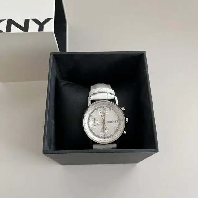 DKNY 시계 NY4528 화이트 여성시계 새상품