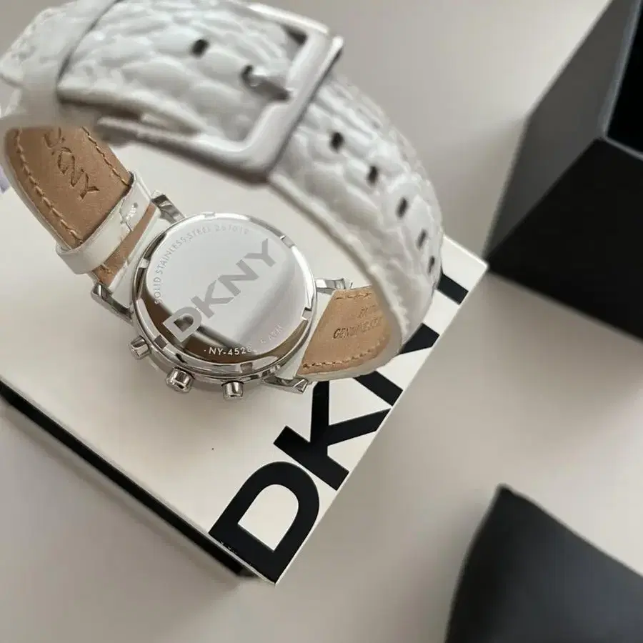 DKNY 시계 NY4528 화이트 여성시계 새상품