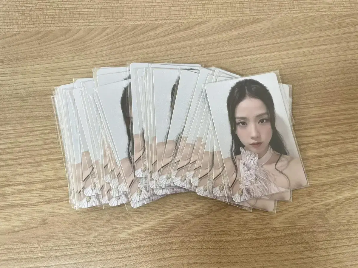 [unsealed] jisoo Flower ME solo album yg select offline pre-order benefit photocard WTS