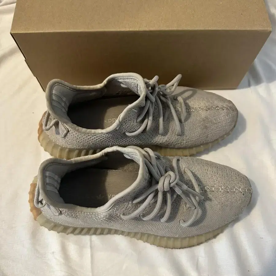 yeezy boost 350 v2 sesame