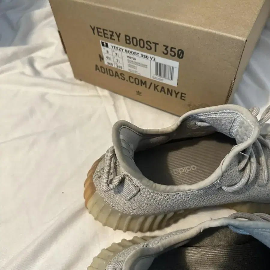 yeezy boost 350 v2 sesame