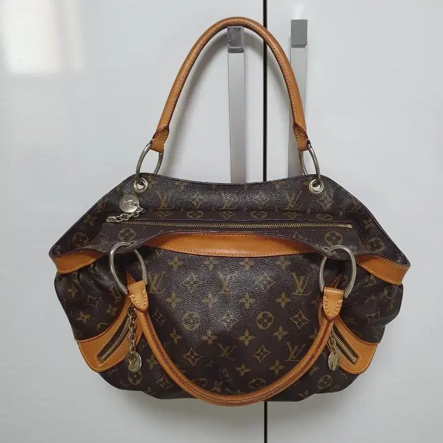 여성숄더백(LOUISVUITTON)판매 합니다 ^^