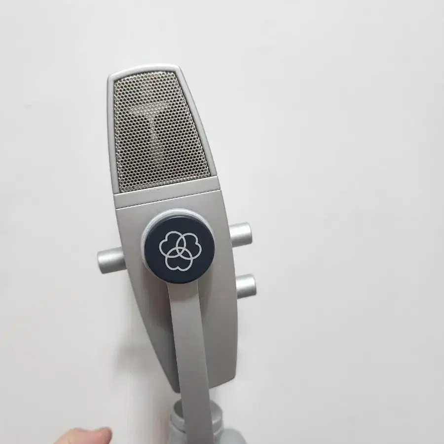 AKG LYRA 마이크 판매합니다