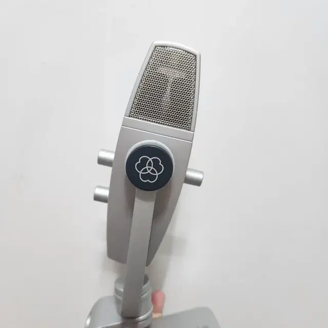 AKG LYRA 마이크 판매합니다