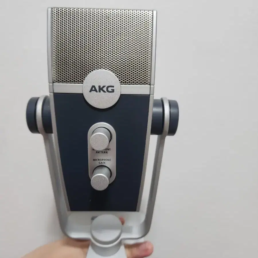 AKG LYRA 마이크 판매합니다