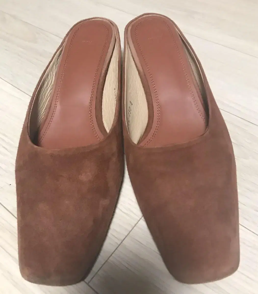 Relief Mule Slippers (250 2cm heel)