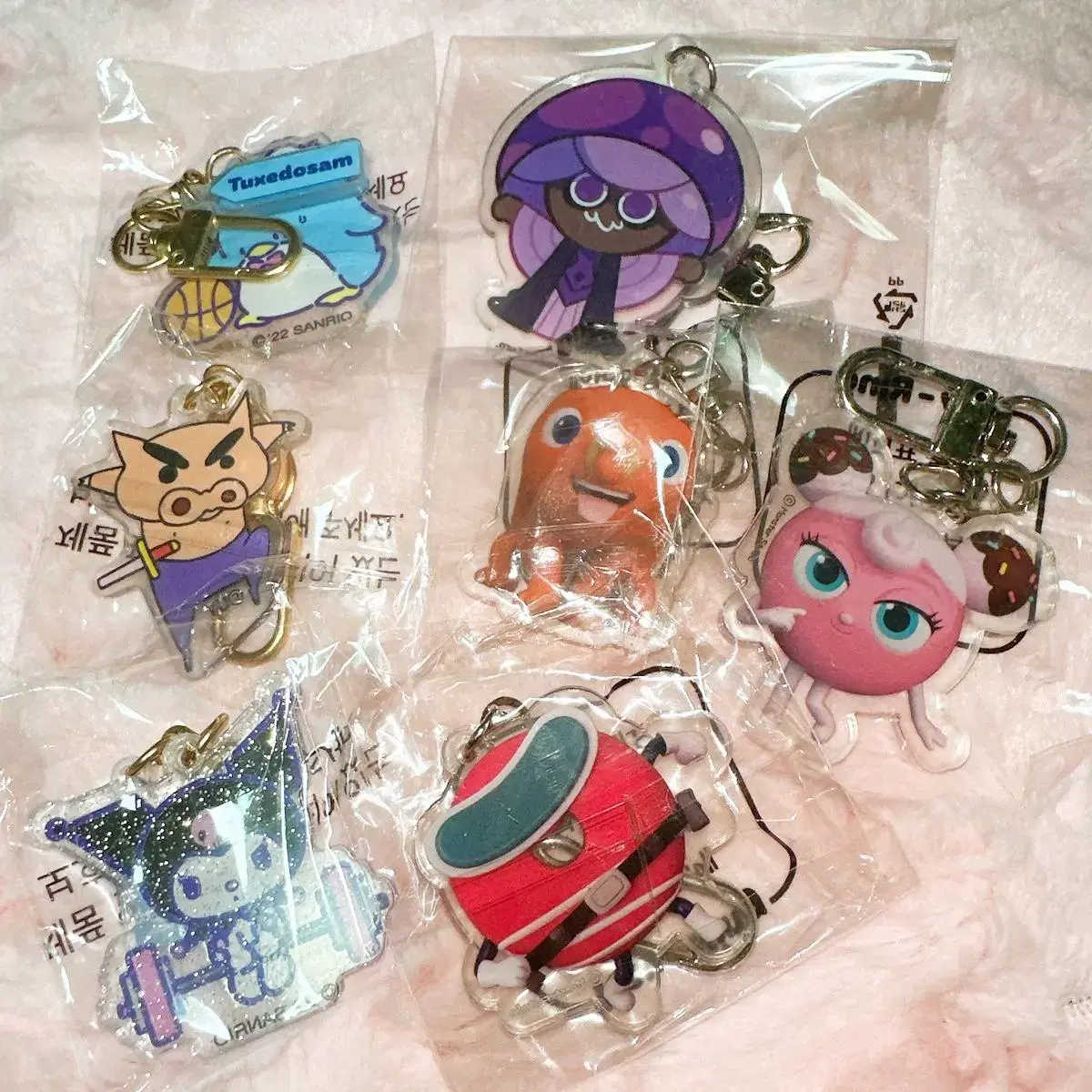 Sell Random Keyrings in Bulk / Kuromi/Bread Barber Shop/Changu/Sanrio/Cookie Run