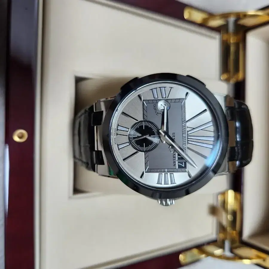 ULYSSE NARDIN ( 율리스 나르덴 시계 )