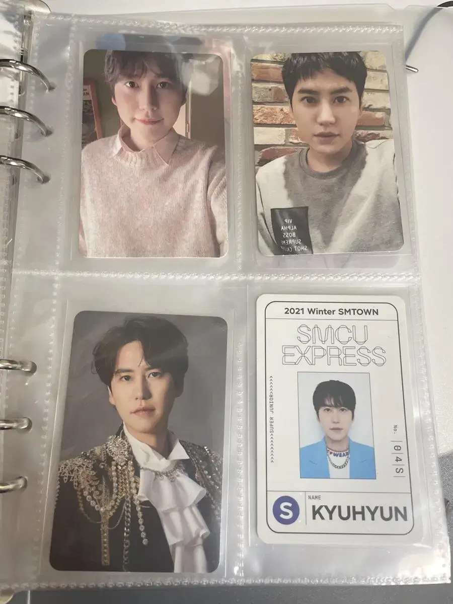 Super Juniors kyuhyun photocard sells