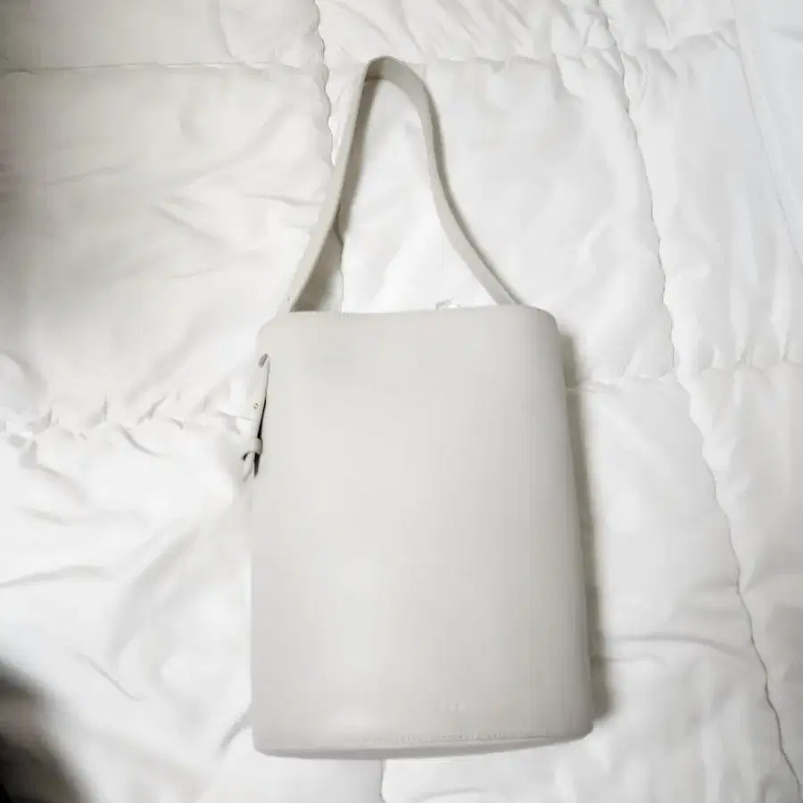 로서울 주티백 Juty medium shoulder bag Ivory