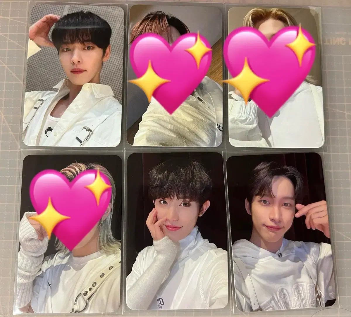 Onlyoneof unreleased photocard (WhiteTechWarever.)