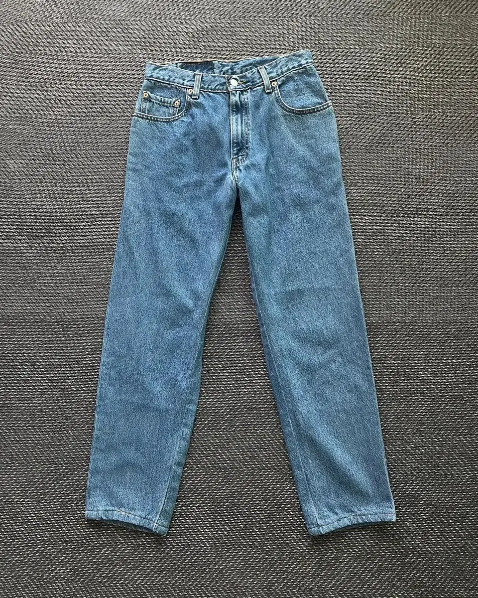 (28) 90s Vintage Levi's 560 Denim Pants