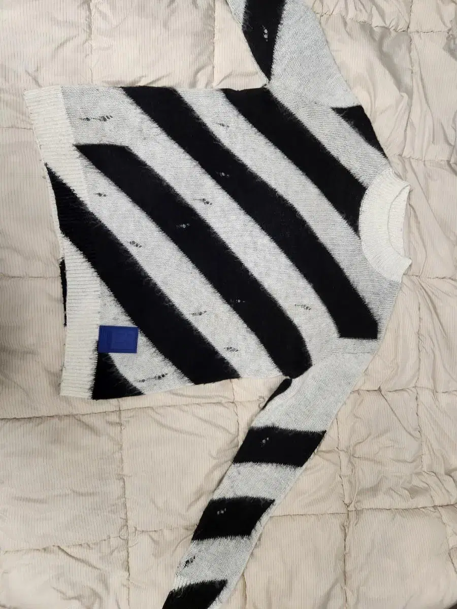 Off-White Destroyed Sweater (Rush)