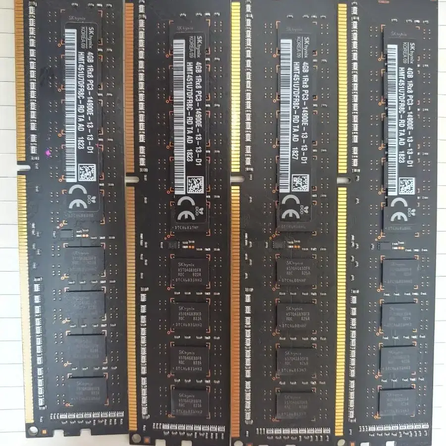 애플 맥프로용 ddr3 ecc 14900 4gb 입니다.