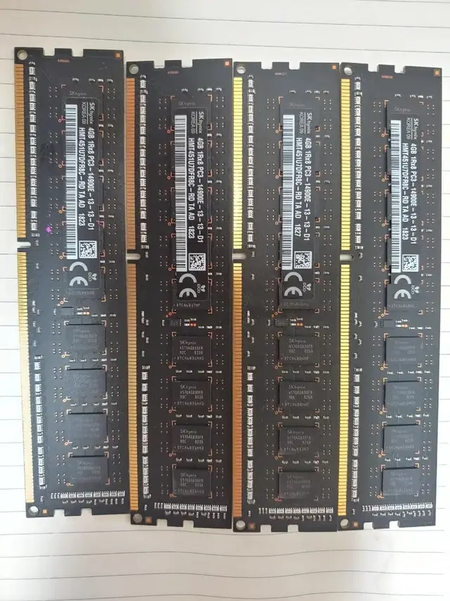 애플 맥프로용 ddr3 ecc 14900 4gb 입니다.