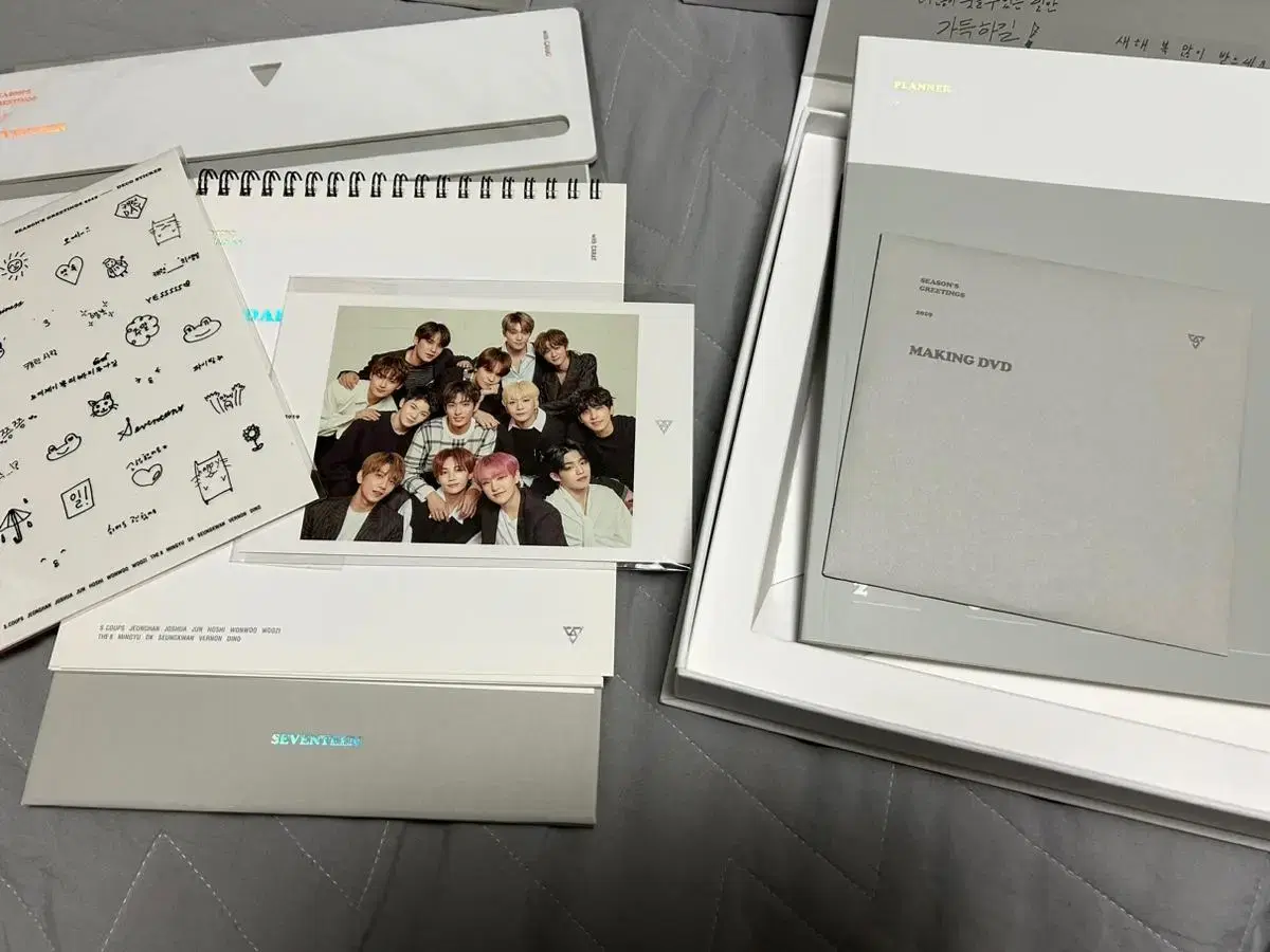 Seventeen 2019 season's greetings WTS