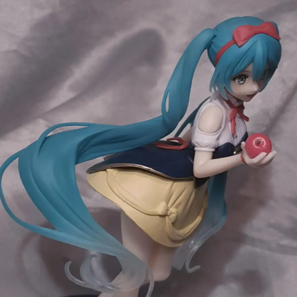 Vocaloid Hatsune Miku Snow White Fairy Tale Series Beautiful Girl Figure