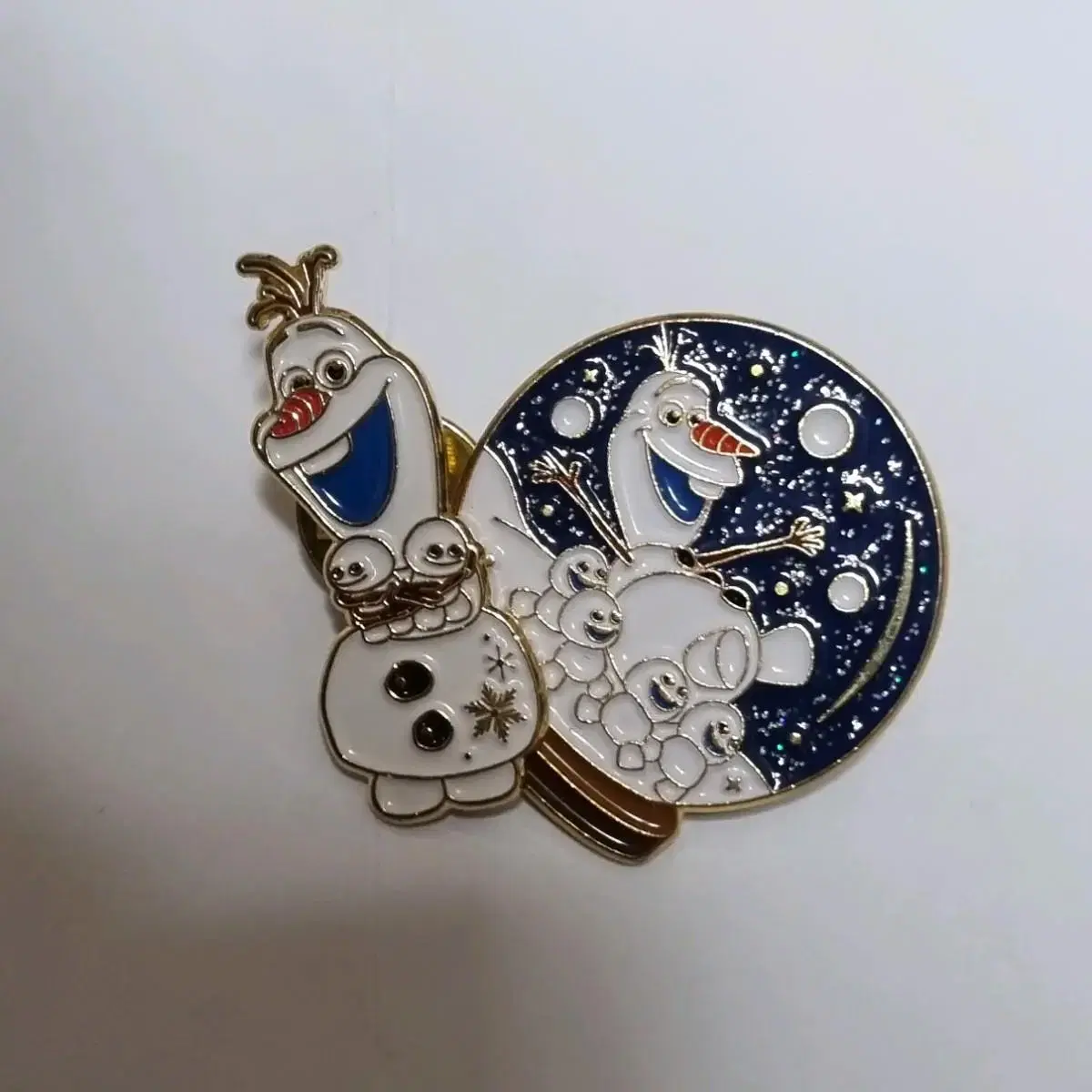 Olaf Winter Kingdom Badge sell wts Movie Badge Goods