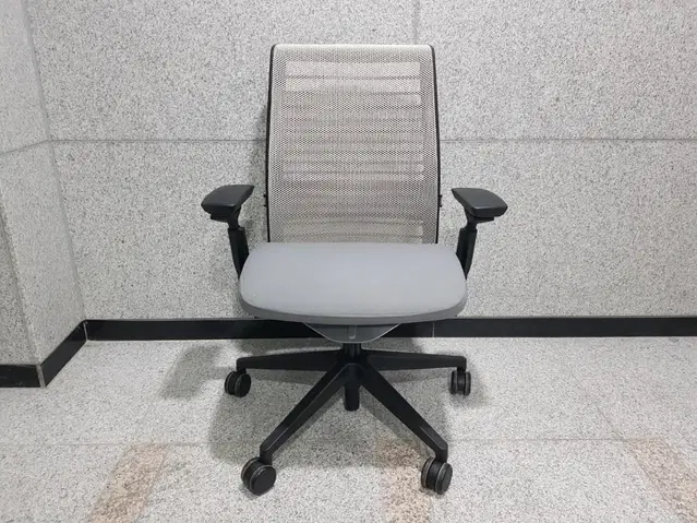 명품의자.Steelcase(스틸케이스) Think(씽크)체어