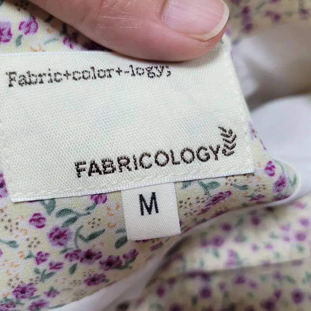 패브릭컬러지(Fabricology) 셔링넥 원피스 55-66 새상품