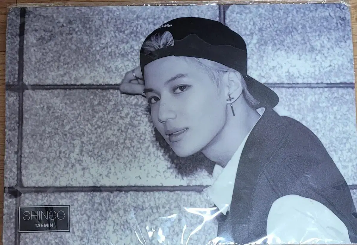 Shinee taemin Deskmat sealed WTS below cost