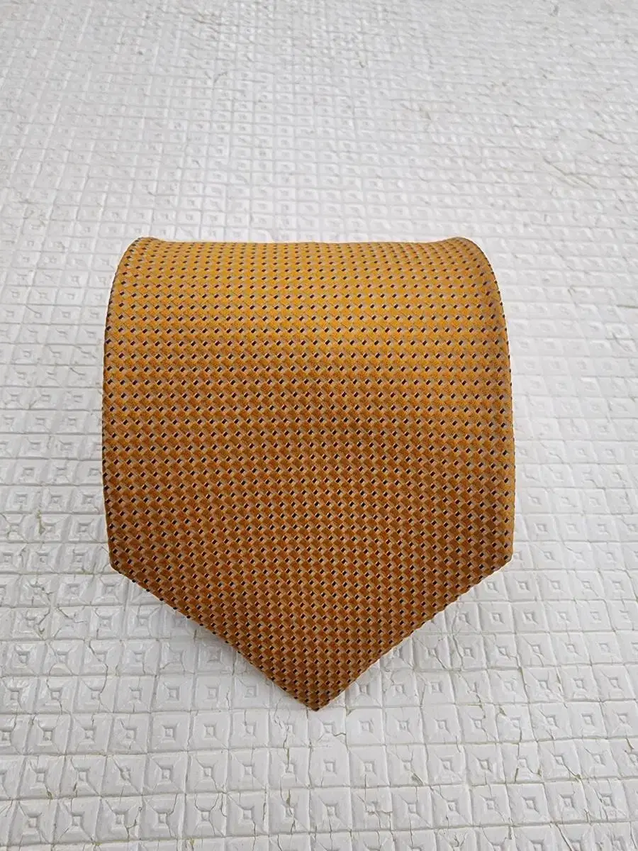 Across/Necktie (new product)