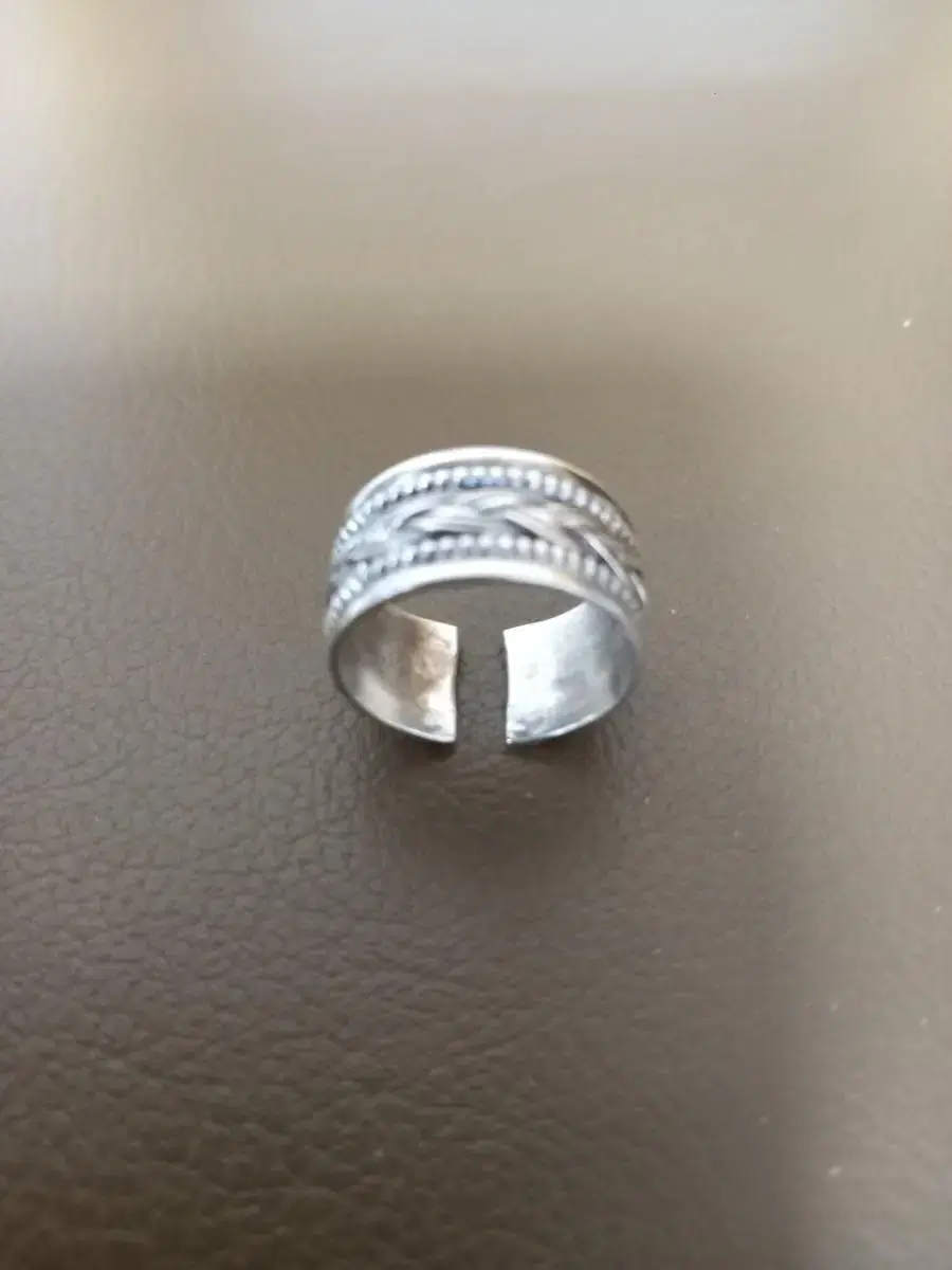 Free-size silver ring