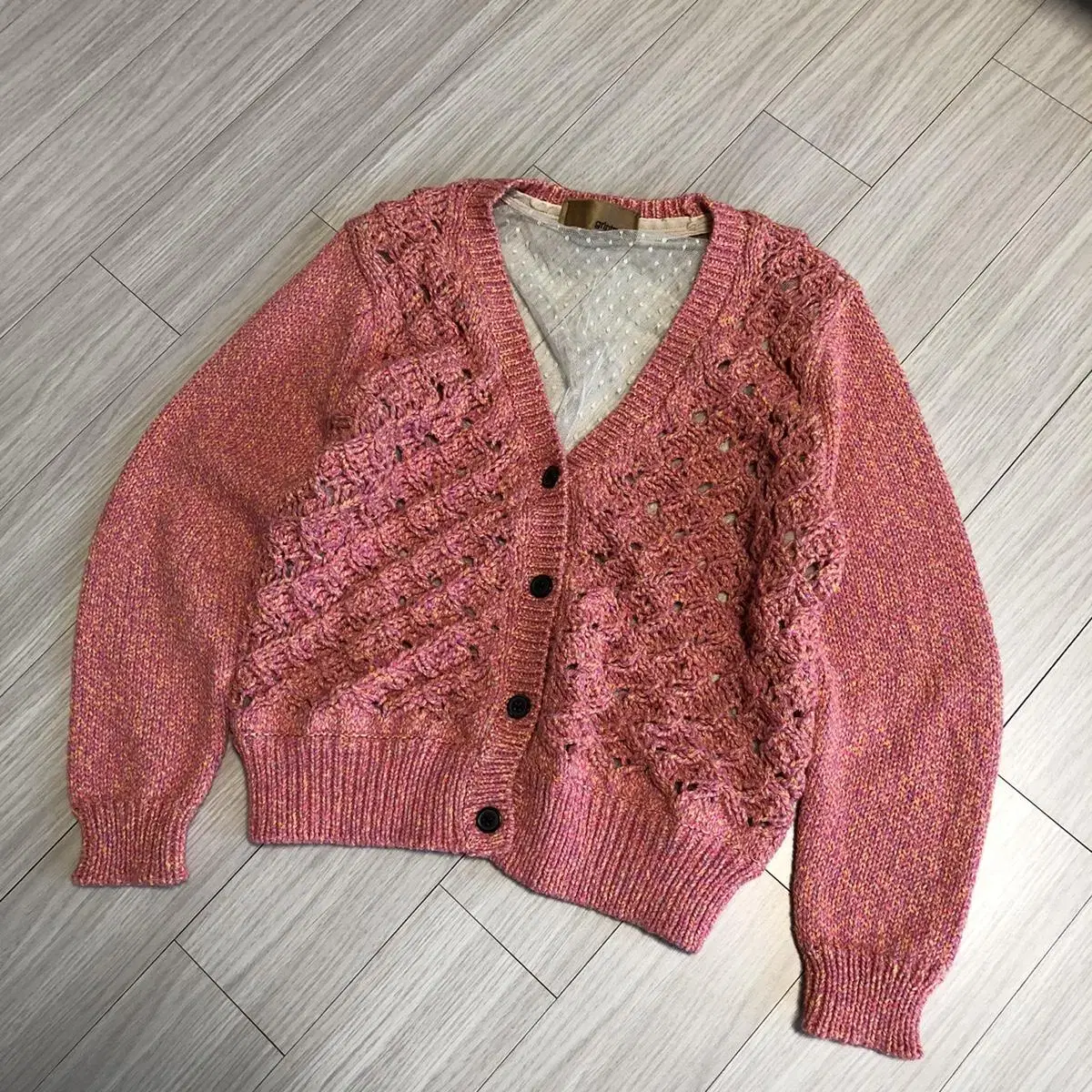 Grintmati cardigan.