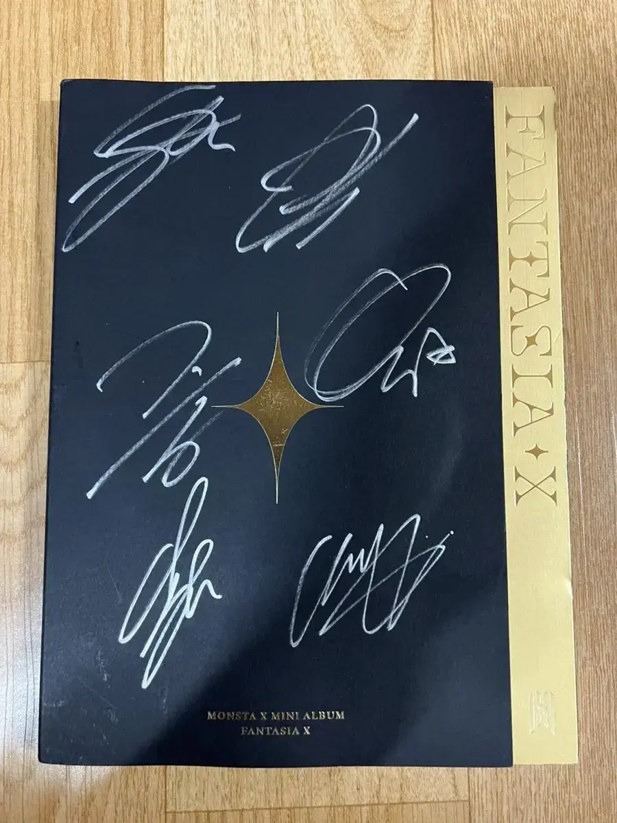 MONSTA X handwritten sign album