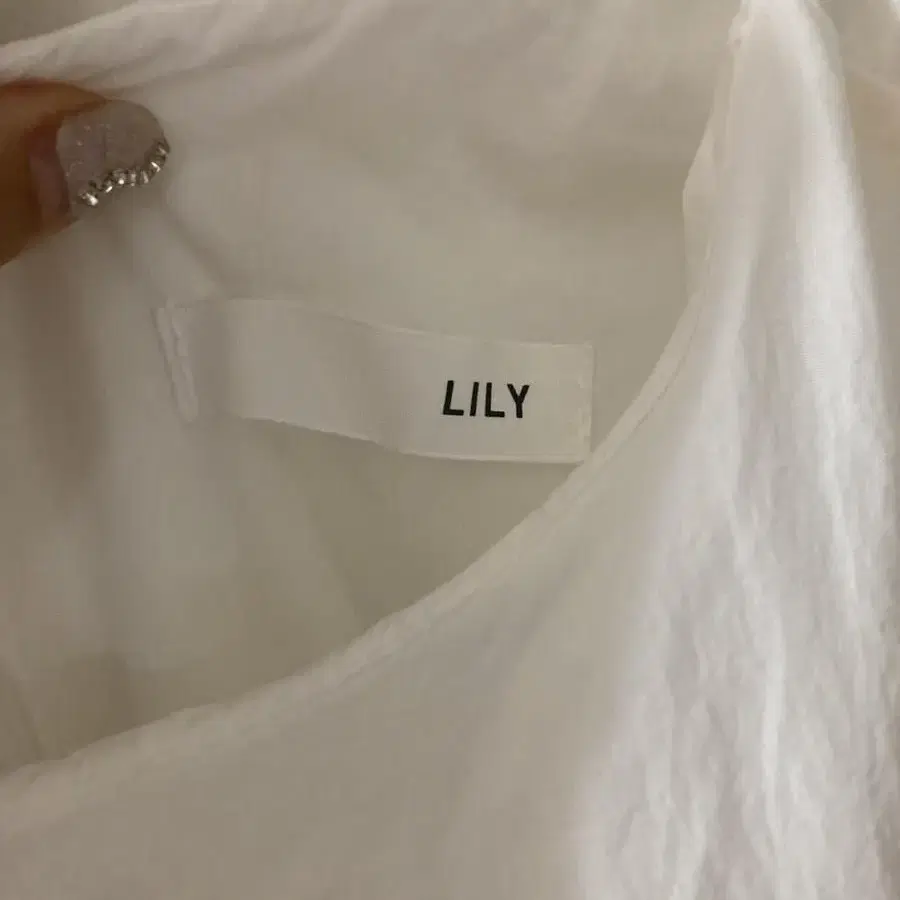 LILY 화이트 퍼프 롱드레스