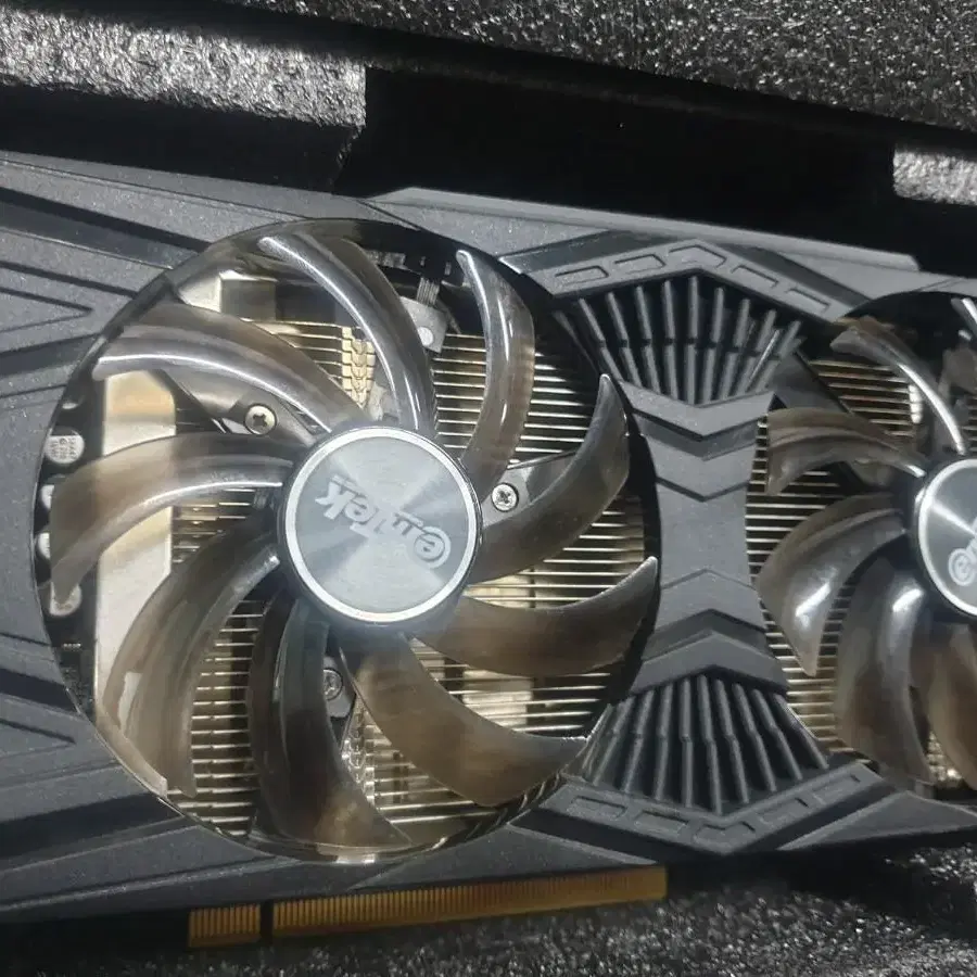 이엠텍 rtx2060s 그래픽카드 팝니다.