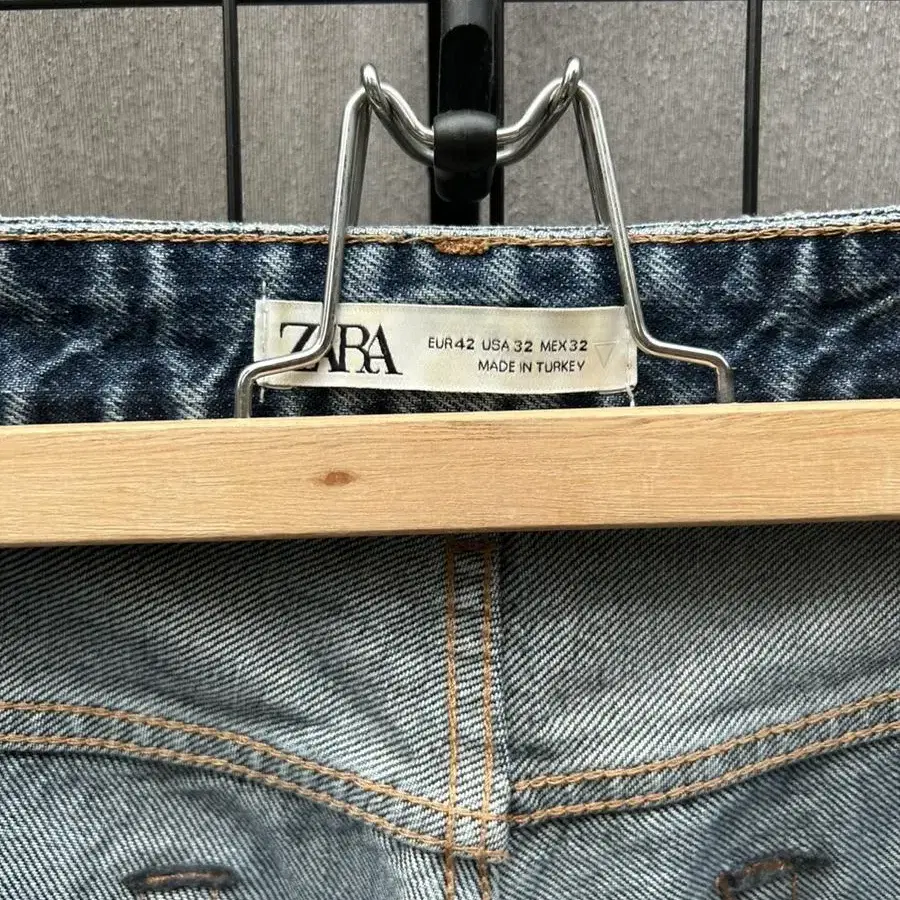 ZARA 자라 테이퍼츠 커팅 데님 32