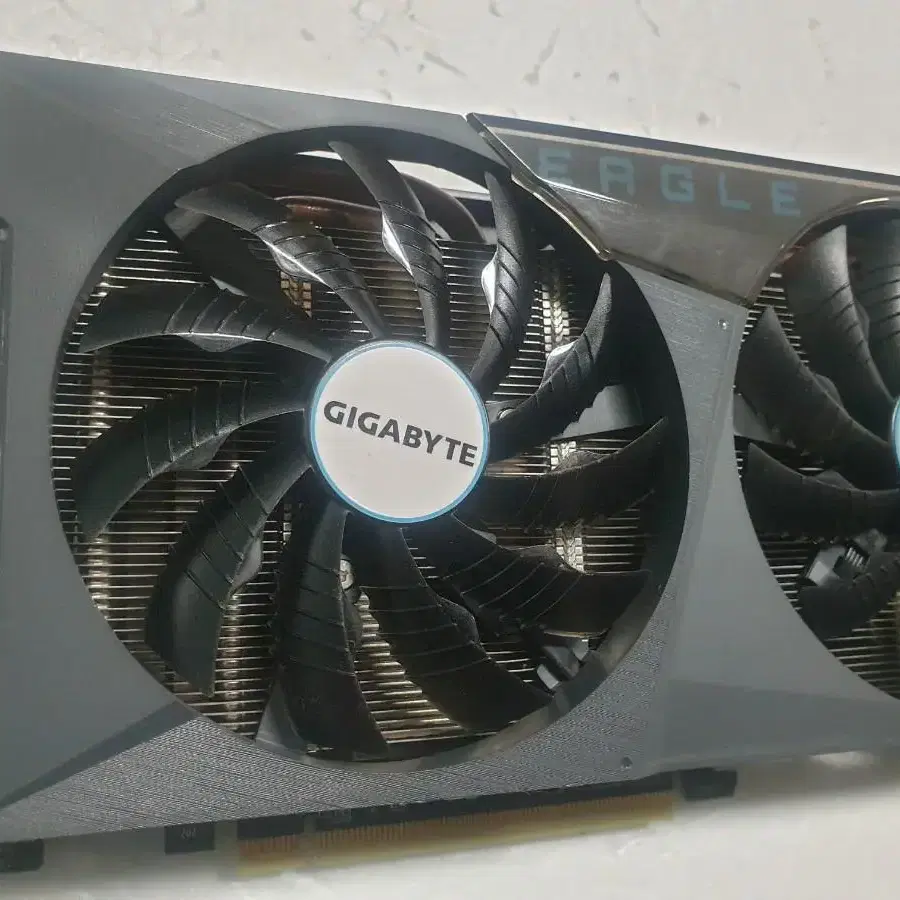 기가바이트 이글 3060ti 팝니다